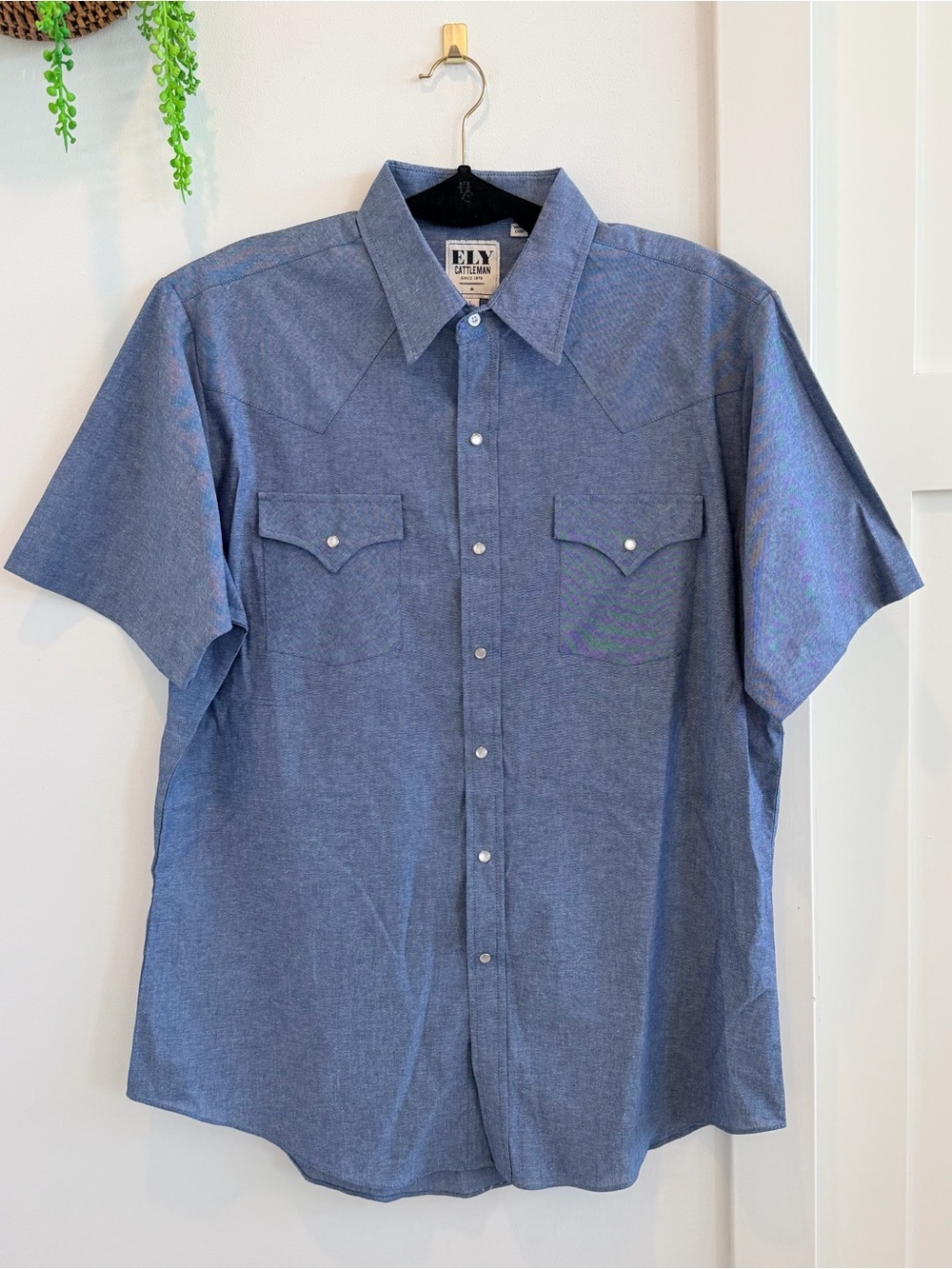 Ely Cattleman Chambray Blue Short-Sleeve Western Style Shirt Men’s Size Large